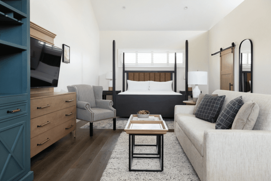 Premium King with Sofa Bed