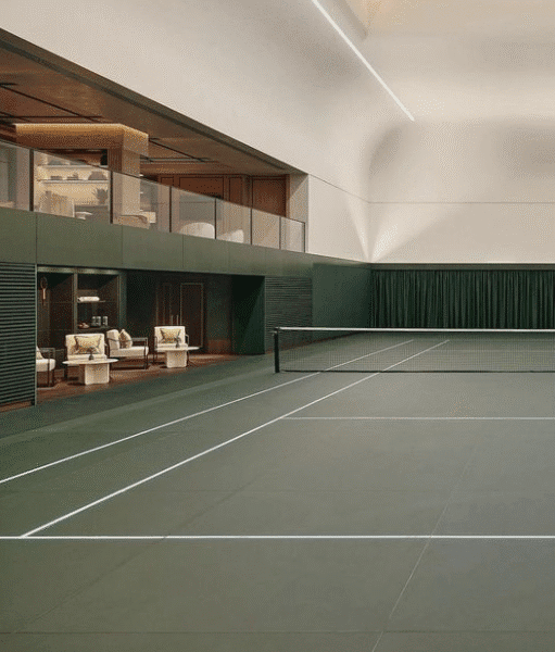 Indoor tenis court