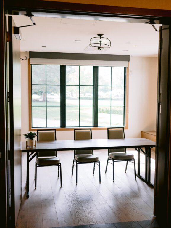 The Parlor meeting room